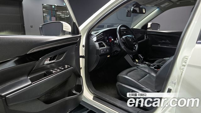 KG Mobility (SsangYong) Beautiful Korando Gasoline 1.5 2WD C5 Plus 2022 — фото 11