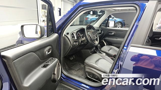 Jeep Renegade 2.4 Limited AWD 2021 — фото 10