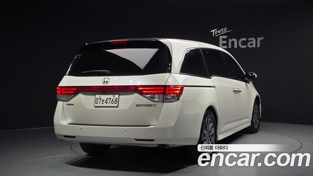 Honda Odyssey 3.5 4th 2015 — фото 2