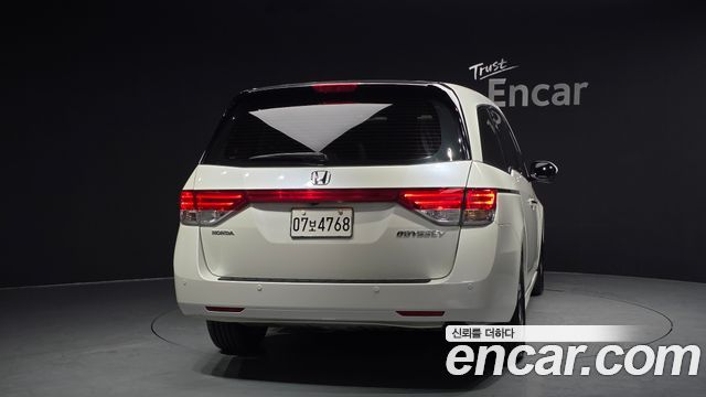 Honda Odyssey 3.5 4th 2015 — фото 4