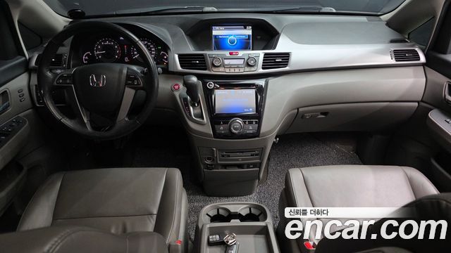 Honda Odyssey 3.5 4th 2015 — фото 7