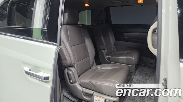 Honda Odyssey 3.5 4th 2015 — фото 12