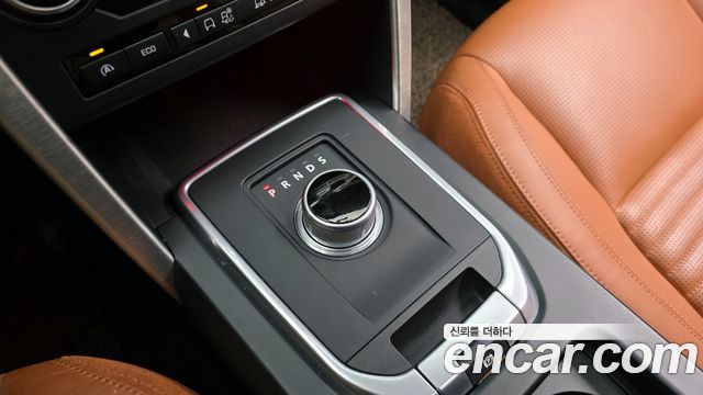 Land Rover Discovery Sport 2.0 TD4 HSE Luxury 2016 — фото 9