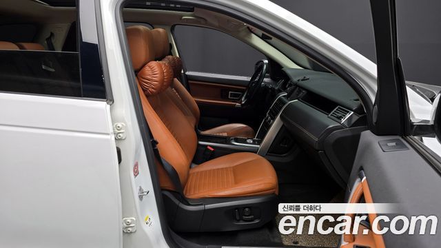 Land Rover Discovery Sport 2.0 TD4 HSE Luxury 2016 — фото 11