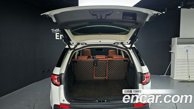 Land Rover Discovery Sport 2.0 TD4 HSE Luxury 2016 — фото 20