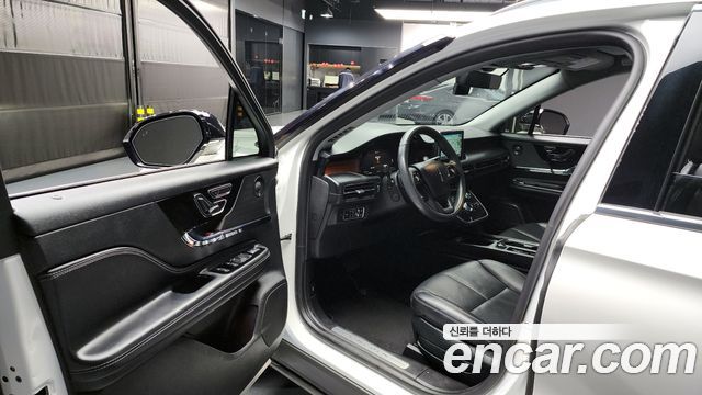 Lincoln Corsair 2.0 Reserve AWD 2021 — фото 10