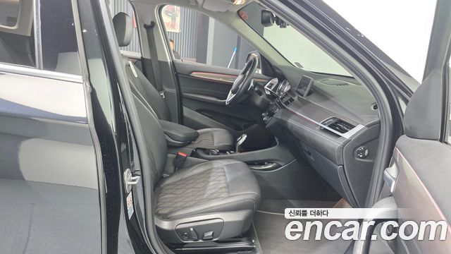 BMW X1 (F48) xDrive 20i xLine 2021 — фото 11