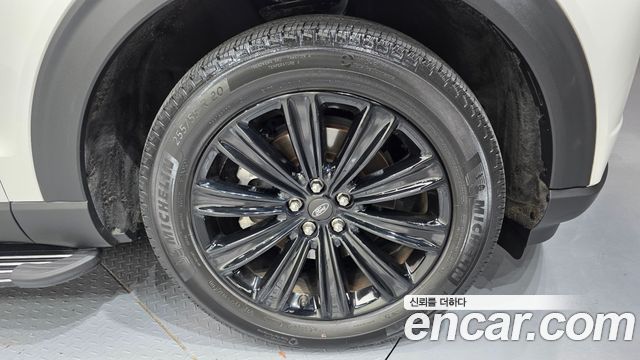 Ford Explorer (VI) 2.3 LimIted 4WD 2022 — фото 5