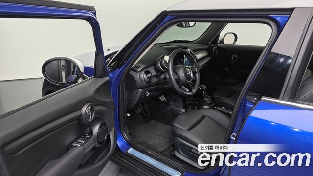 MINI Cooper 5Door Standard 3rd 2019 — фото 10