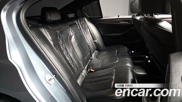 BMW 5 Series (G30) 520d xDrive M Sport Package Plus 2018 — фото 12