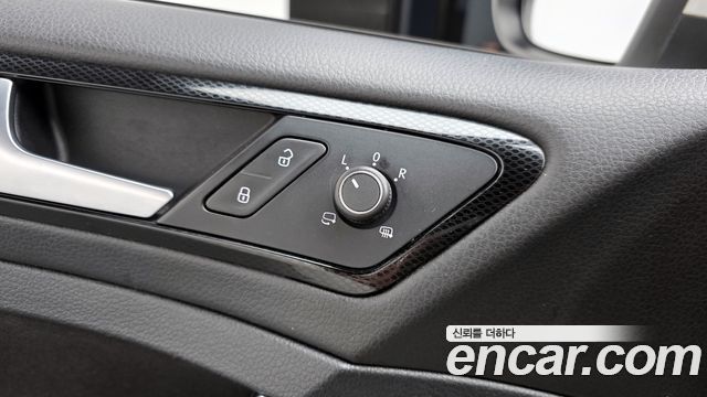 Volkswagen Golf (VII) 2.0 TDI 2016 — фото 17