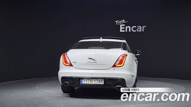 Jaguar XJ 2.0 Luxury SWB X351 2016 — фото 4