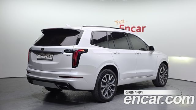 Cadillac XT6 3.6 Sport 2021 — фото 2