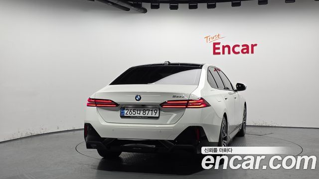 BMW 5 Series (G60) 523d M Sport 2025 — фото 4