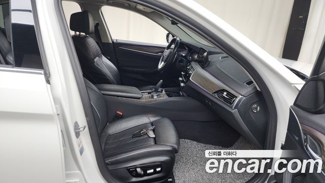 BMW 5 Series (G30) 530i xDrive Luxury Plus 2018 — фото 11