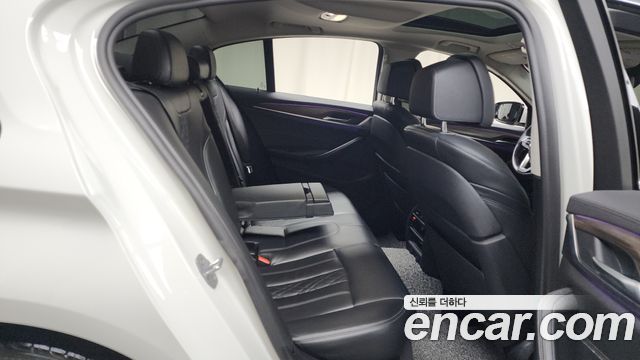 BMW 5 Series (G30) 530i xDrive Luxury Plus 2018 — фото 12