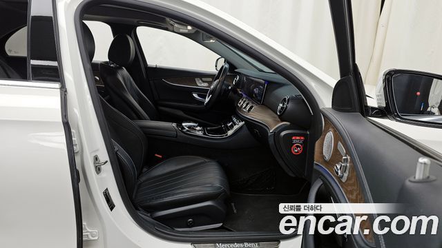 Mercedes-Benz E-Class (W213) E300 4MATIC Exclusive 2019 — фото 11