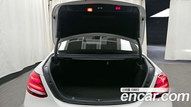 Mercedes-Benz E-Class (W213) E300 4MATIC Exclusive 2019 — фото 20