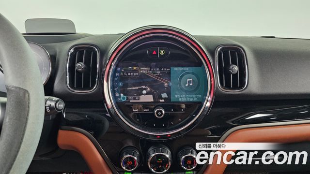 MINI Cooper SD Countryman ALL4 2nd 2021 — фото 18