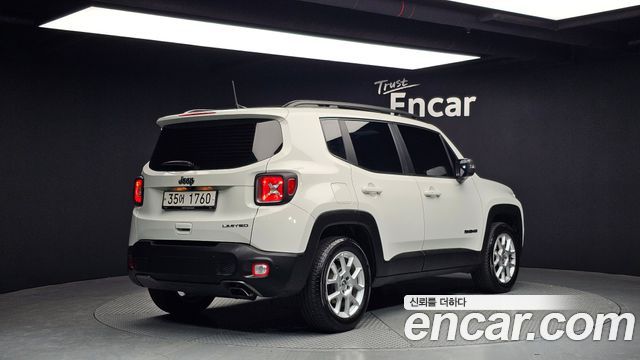 Jeep Renegade 2.4 Limited 2019 — фото 2