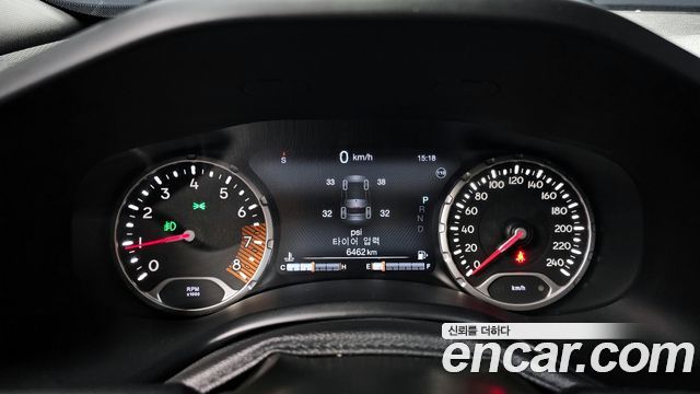 Jeep Renegade 2.4 Limited 2019 — фото 8