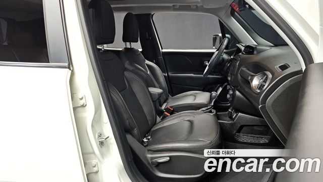 Jeep Renegade 2.4 Limited 2019 — фото 10