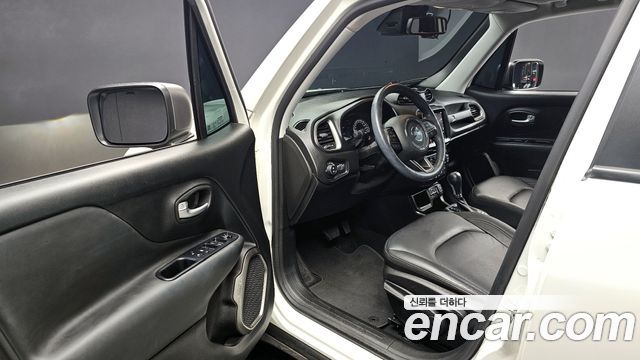 Jeep Renegade 2.4 Limited 2019 — фото 11
