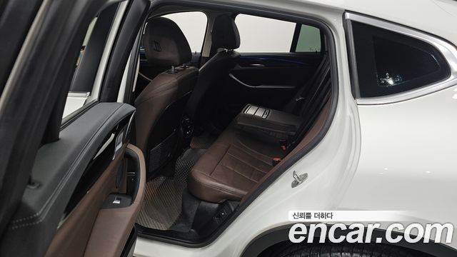 BMW X4 (G02) xDrive20i xLine 2023 — фото 11