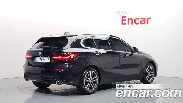 BMW 1 Series (F40) 120i Advantage 2022 — фото 2