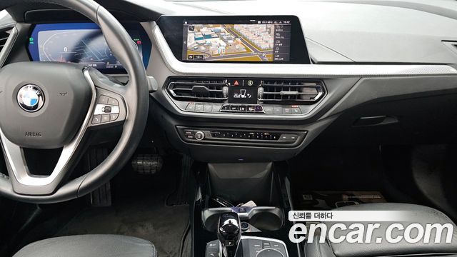 BMW 1 Series (F40) 120i Advantage 2022 — фото 19