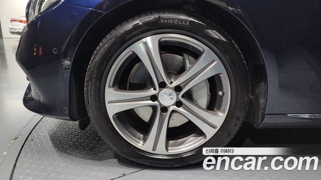Mercedes-Benz E-Class (W213) E300 Avantgarde 2019 — фото 5