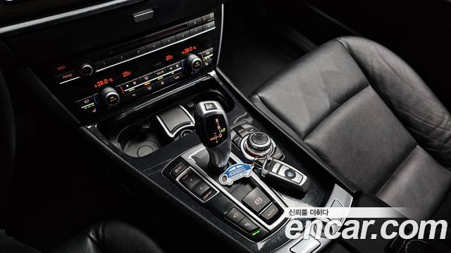BMW 5 Series GT (F07) GT 30d 2012 — фото 9