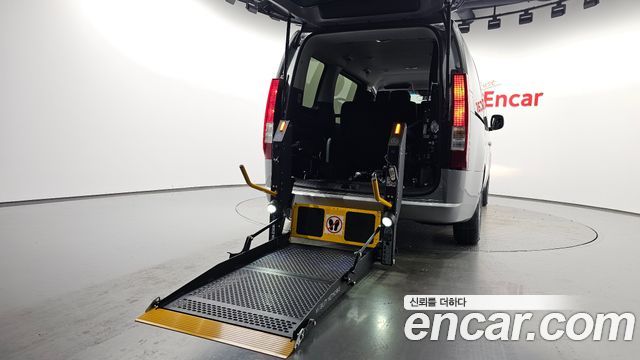 Hyundai Staria 4WD Wheel Chair Lift/Slope 2022 — фото 19
