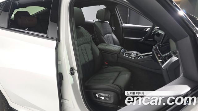 BMW X6 (G06) xDrive40i M Sport 2025 — фото 10