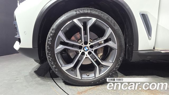 BMW X5 (G05) xDrive 40i xLine 2022 — фото 5