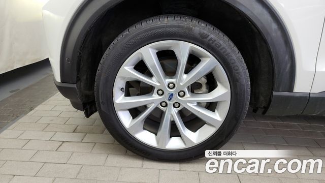 Ford Explorer (VI) 3.0 Platinum 4WD 2022 — фото 5
