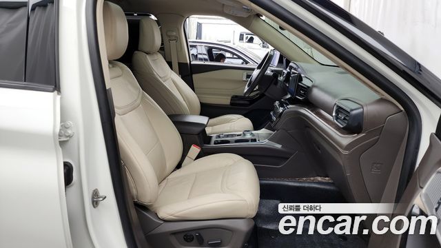 Ford Explorer (VI) 3.0 Platinum 4WD 2022 — фото 11