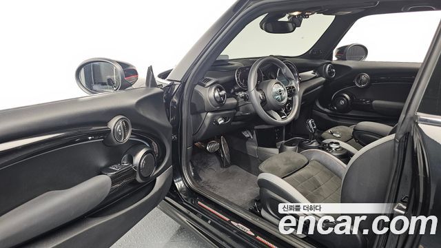 MINI Cooper S JCW 3rd Generation 2023 — фото 10