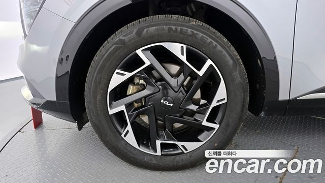 Kia Sportage (V) Diesel 2.0 2WD Prestige 2023 — фото 5