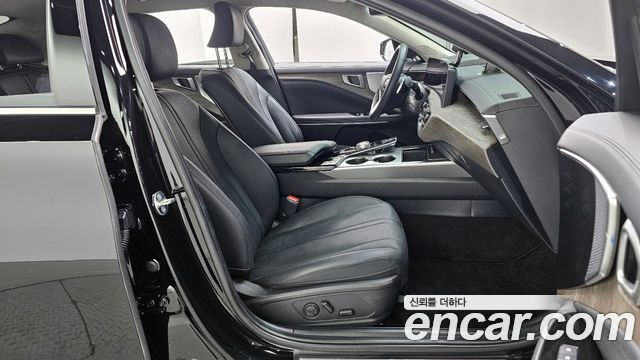 Kia K8 2.5 Gasoline 2WD Noblesse 2023 — фото 11