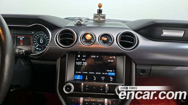 Ford Mustang Coupe 2019 — фото 14