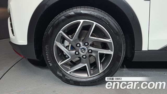 KG Mobility (SsangYong) Very New Tivoli Gasoline 1.5 2WD R-PLUS White 2022 — фото 5