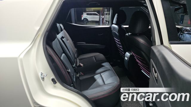 KG Mobility (SsangYong) Very New Tivoli Gasoline 1.5 2WD R-PLUS White 2022 — фото 12
