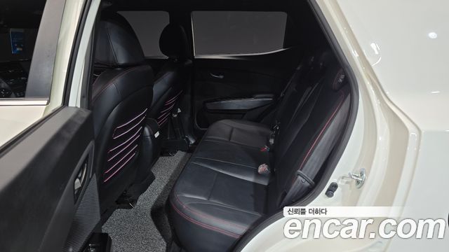 KG Mobility (SsangYong) Very New Tivoli Gasoline 1.5 2WD R-PLUS White 2022 — фото 13