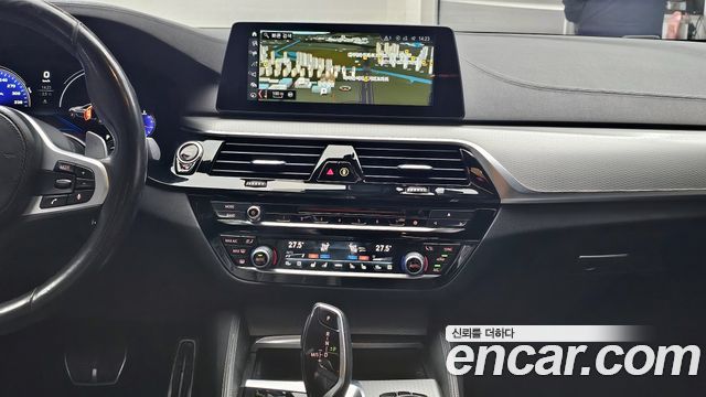 BMW 5 Series (G30) M550d xDrive 2018 — фото 19