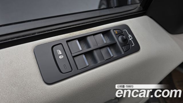 Land Rover Discovery Sport 2.0 TD4 SE 2016 — фото 14