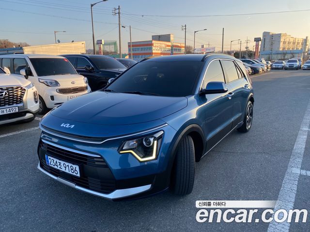 Kia Niro Prestige 2022 — фото 2