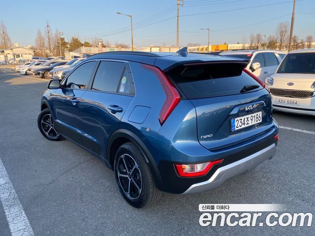 Kia Niro Prestige 2022 — фото 3