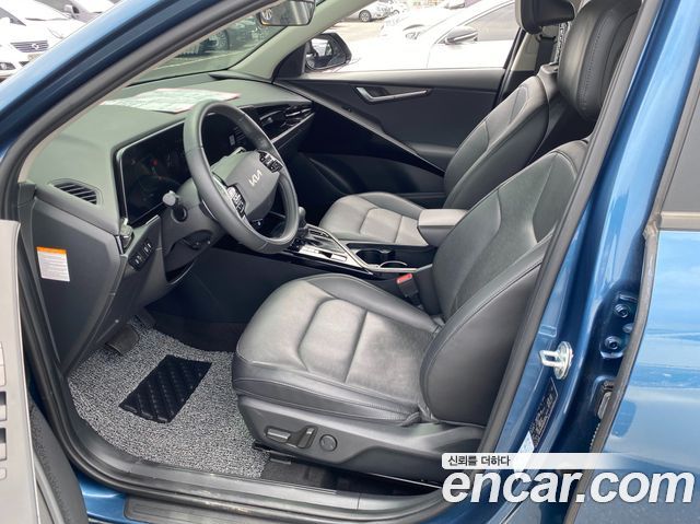 Kia Niro Prestige 2022 — фото 17