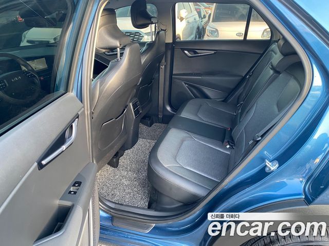 Kia Niro Prestige 2022 — фото 18